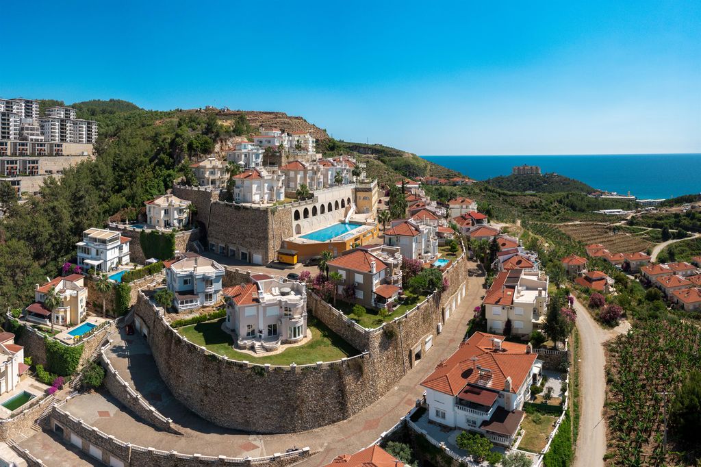 Property photo 3 of 25 Furnished Investment Property For Sale In Alanya - Complex With Total Sea Views