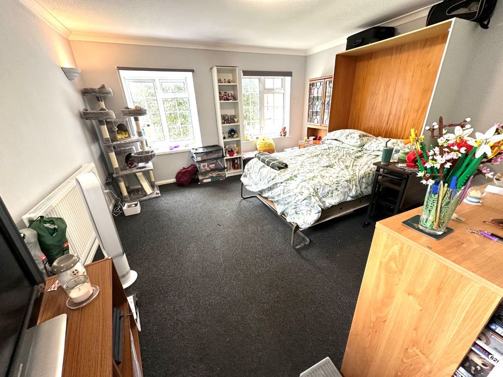 Property photo 2 of 6 3607692