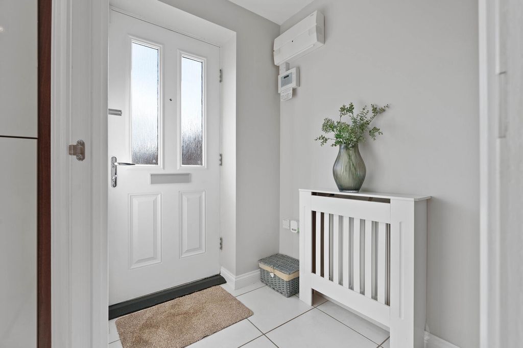 Property photo 2 of 34 Hallway