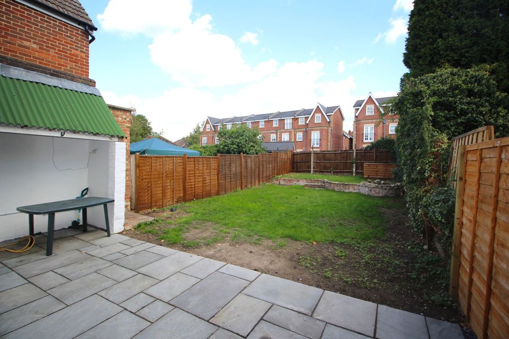 Property photo 2 of 9 Garden