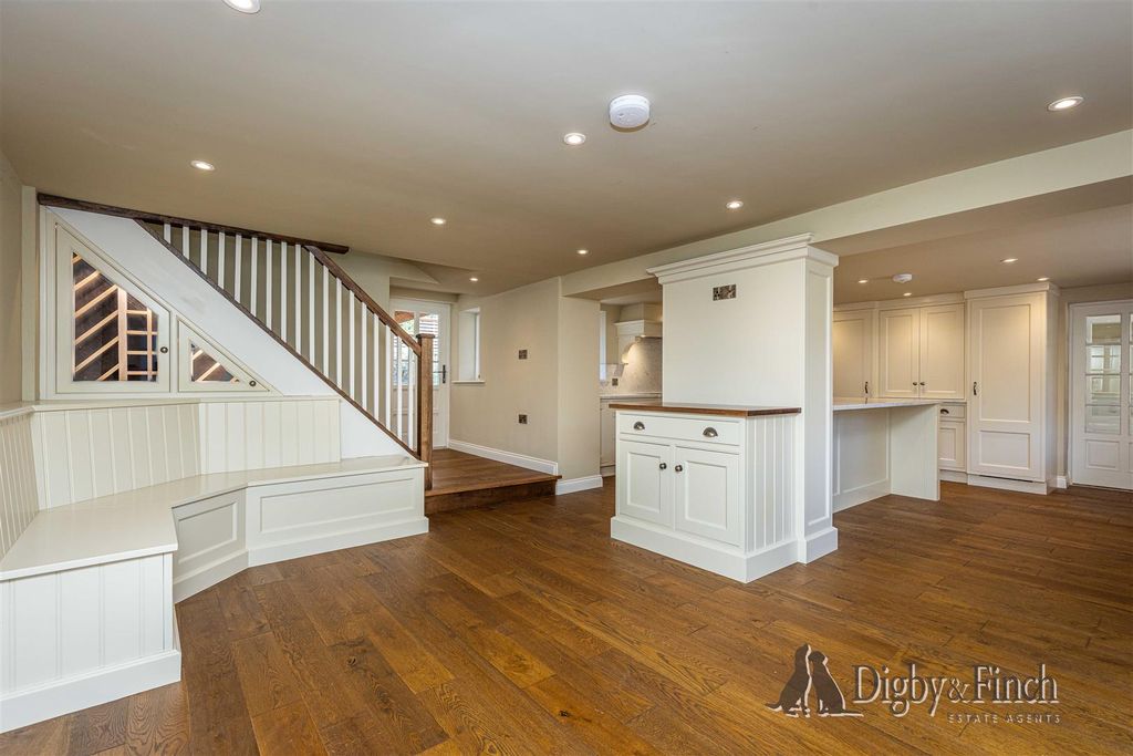Property photo 2 of 46 Breakfast Kitchen