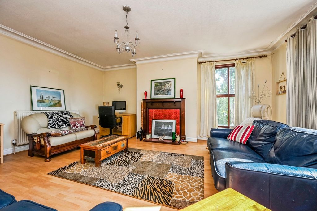 Property photo 3 of 17 Photo