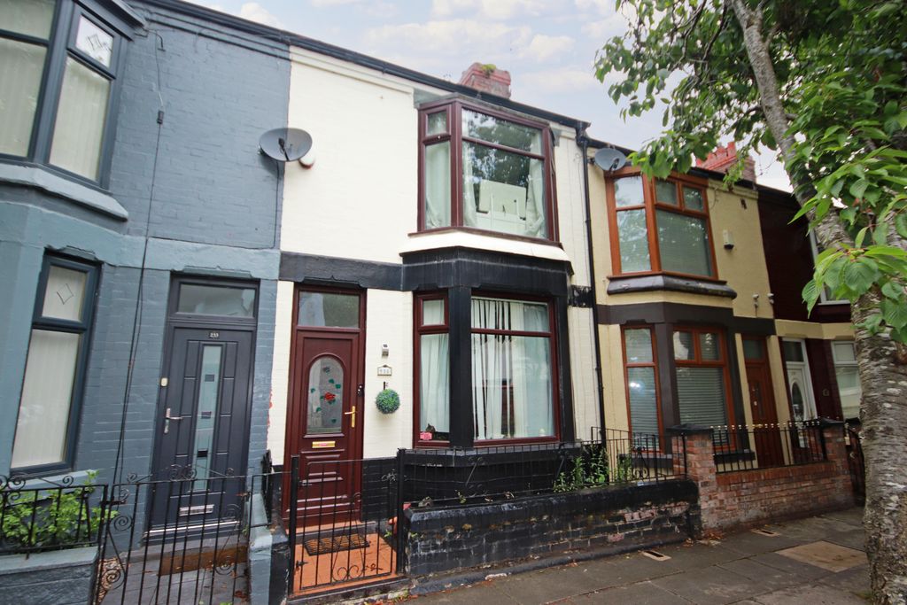 Property photo 1 of 11