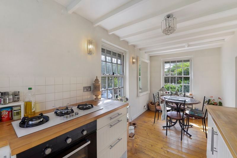 Property photo 3 of 17 Photo 8