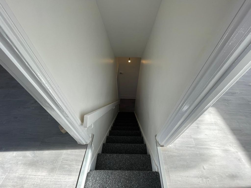 Property photo 3 of 11 Photo 1