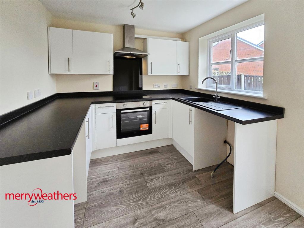 Property photo 3 of 16 Kitchen/Dining Room