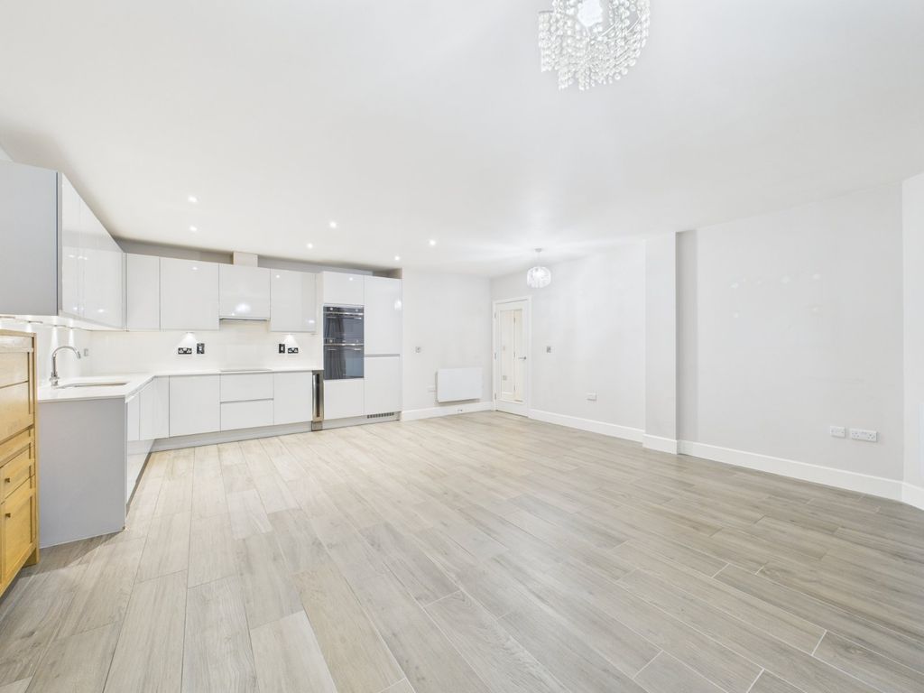 Property photo 2 of 15 Picture No. 16