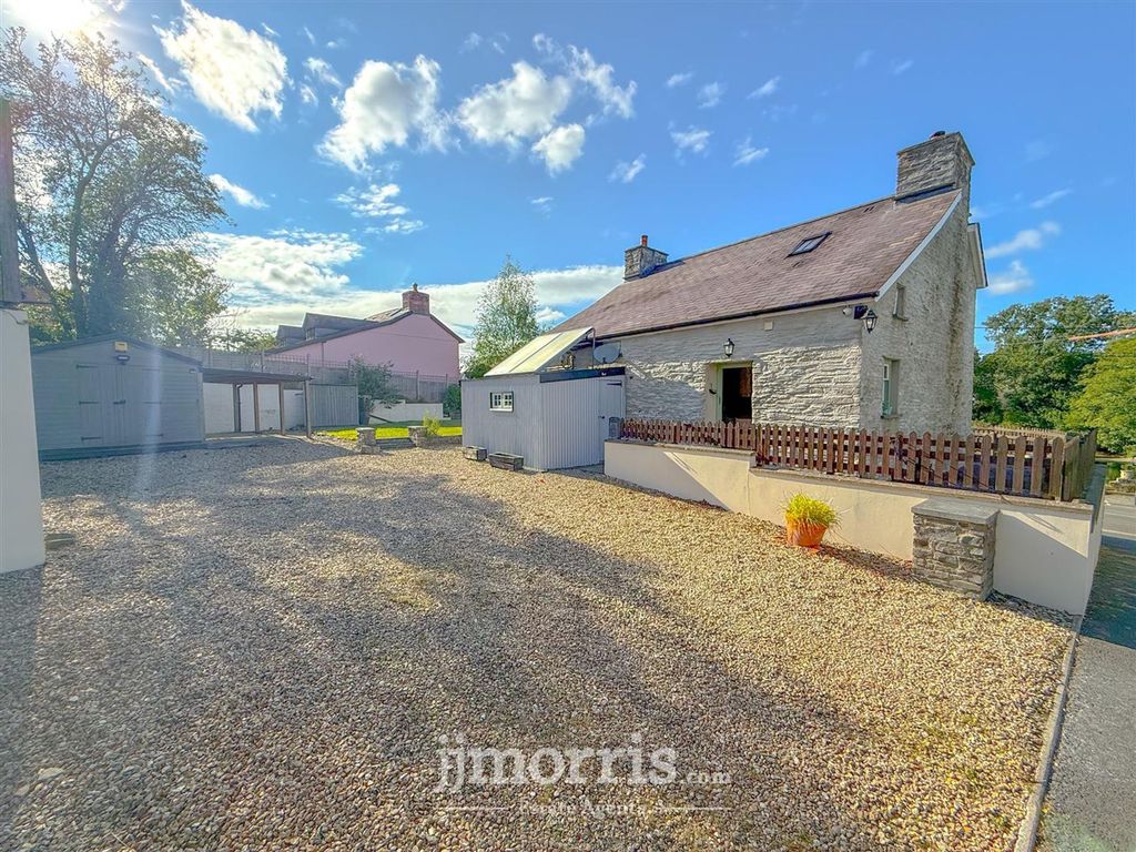 Property photo 2 of 29 203Daae6-Ebce-4E6E-9709-13C762Fd36E9.Jpeg