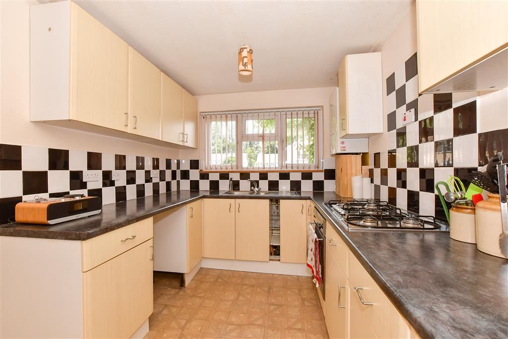 Property photo 2 of 9 Kitchen/ Dining Room