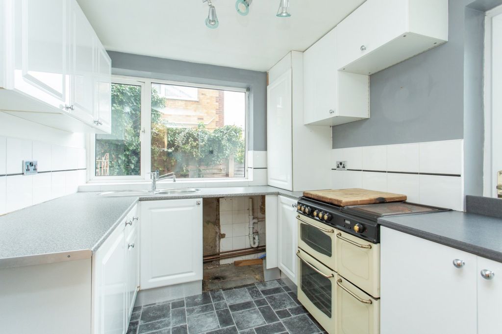 Property photo 3 of 12 Picture 3