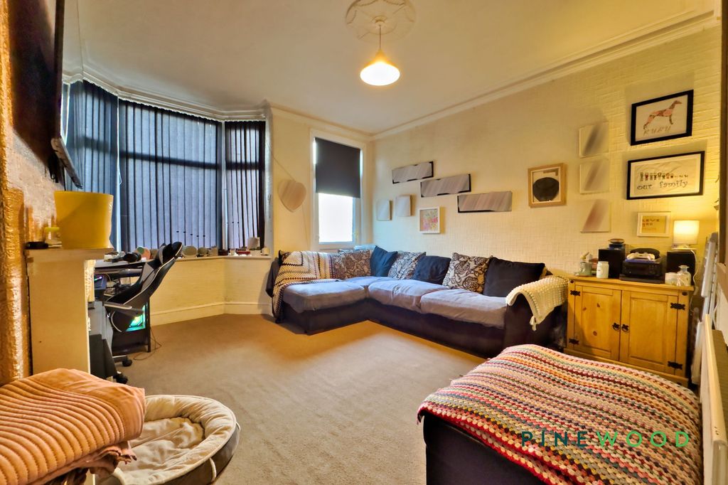 Property photo 2 of 14 Living Room