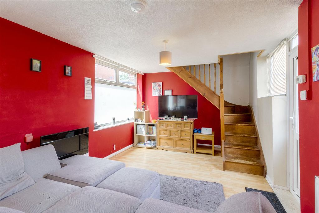 Property photo 2 of 10 Midland Road - 002.Jpg