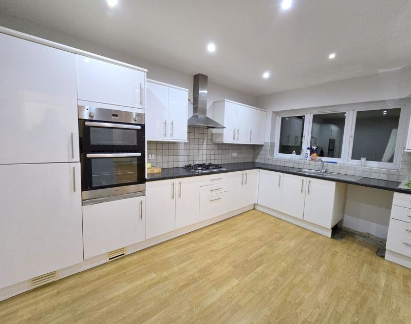 Property photo 2 of 10 Photo 3