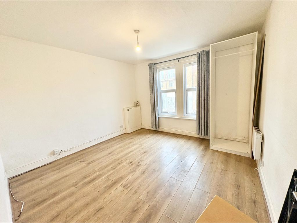 Property photo 2 of 8 Image