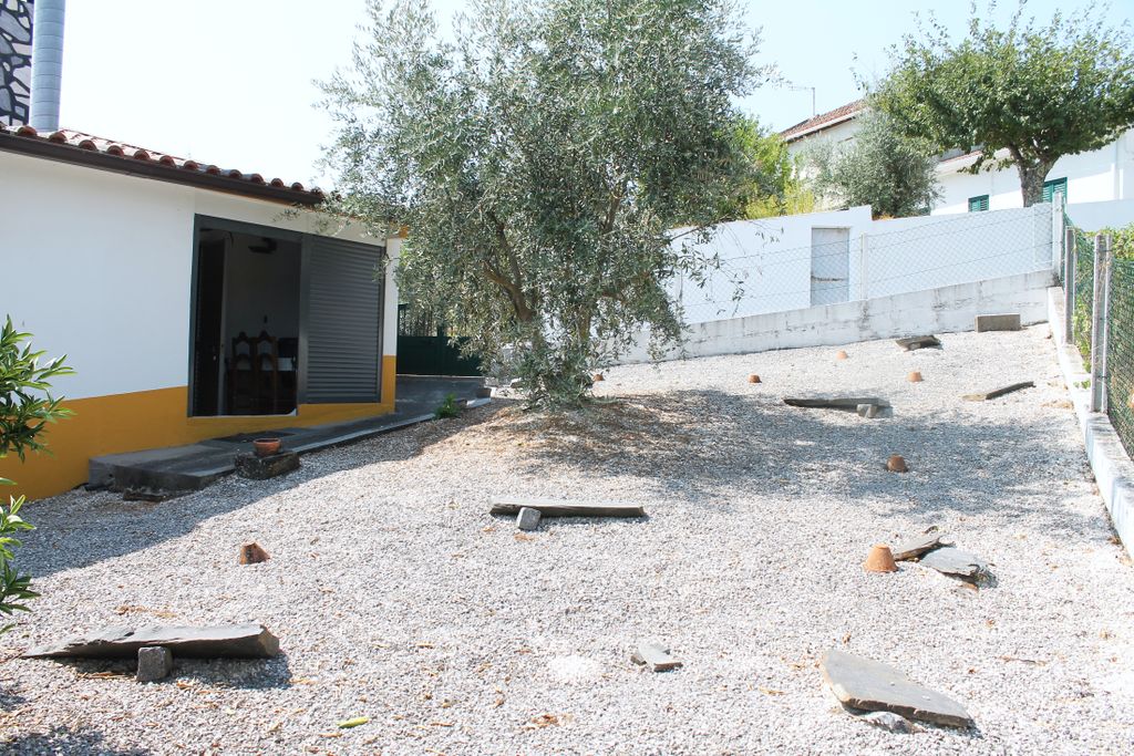 Property photo 2 of 28