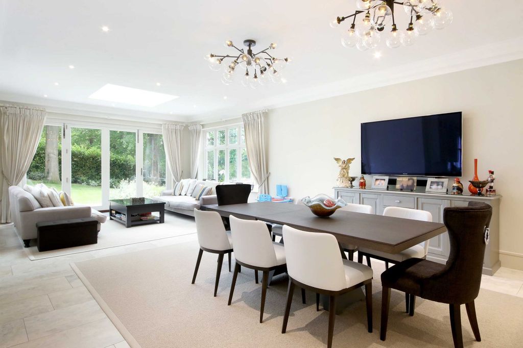 Property photo 2 of 14 Open Plan
