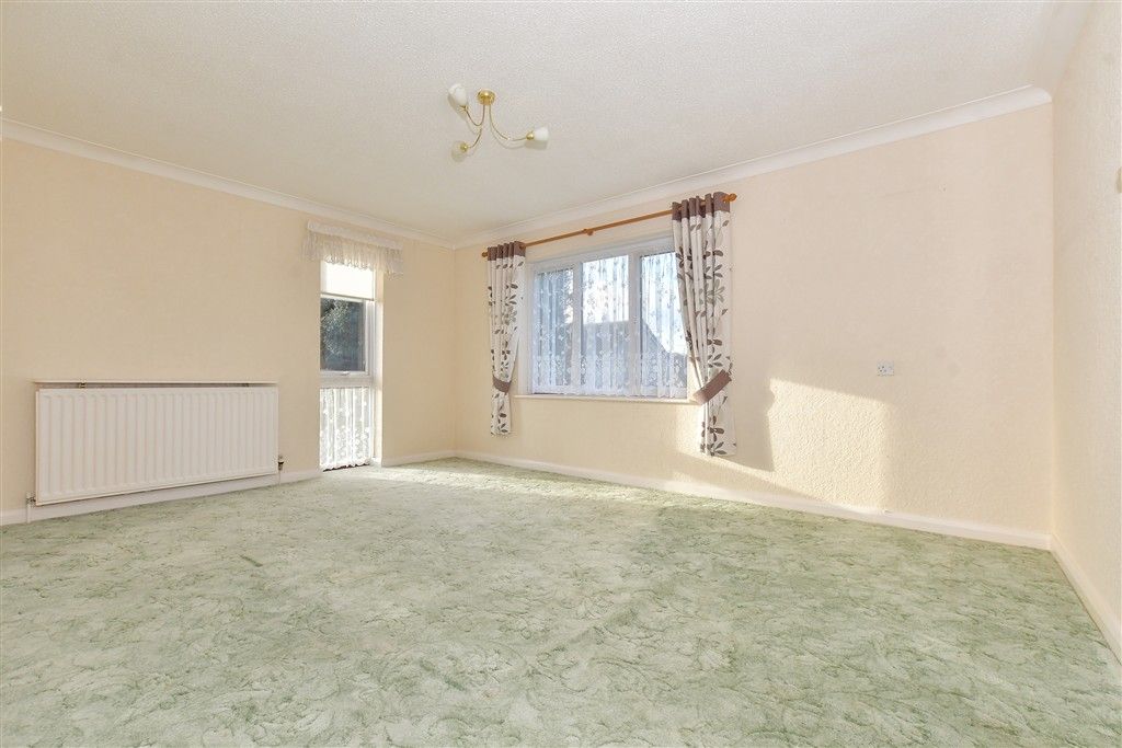 Property photo 3 of 11 Lounge/ Diner