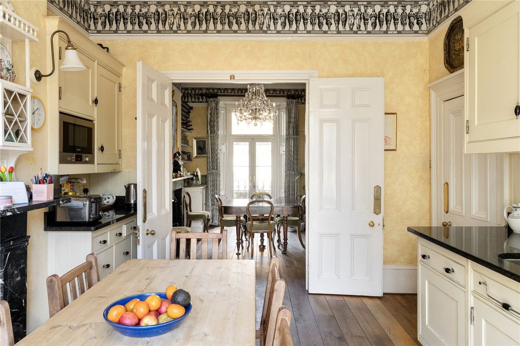 Property photo 3 of 28 Picture No. 10