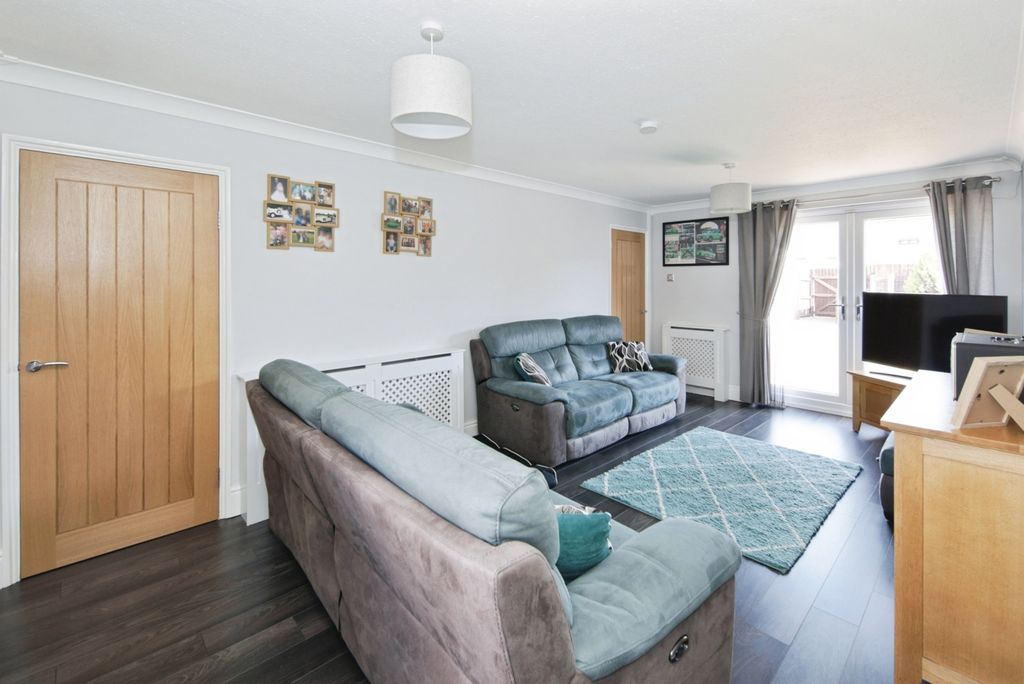 Property photo 3 of 18 Pbox-Img.Jpg