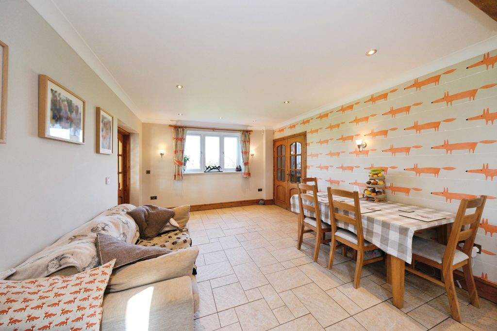 Property photo 3 of 26
