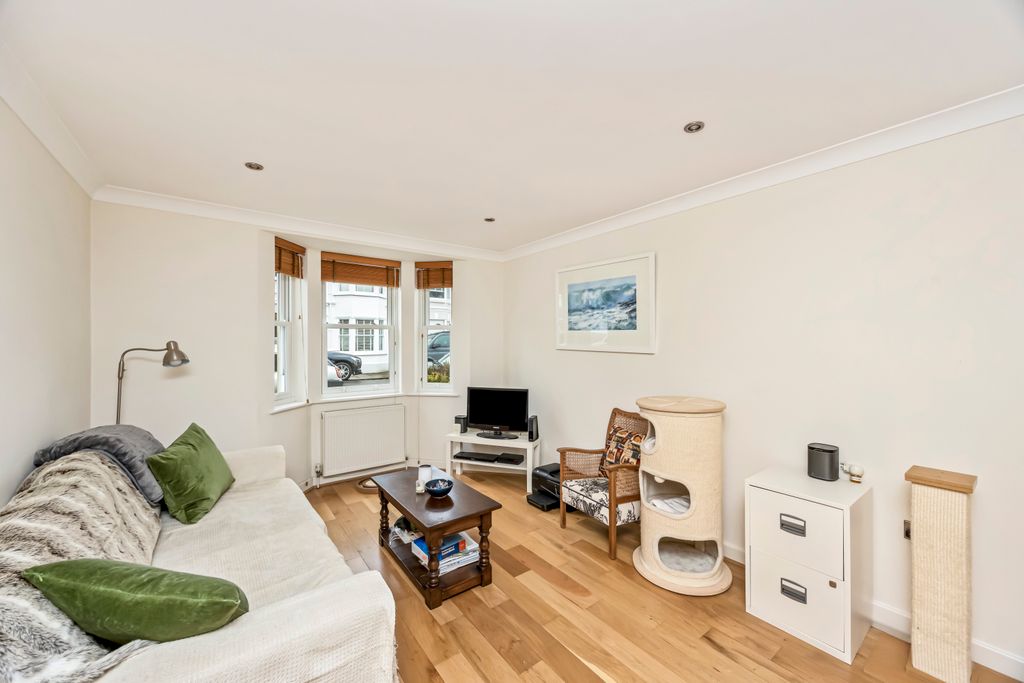 Property photo 2 of 18