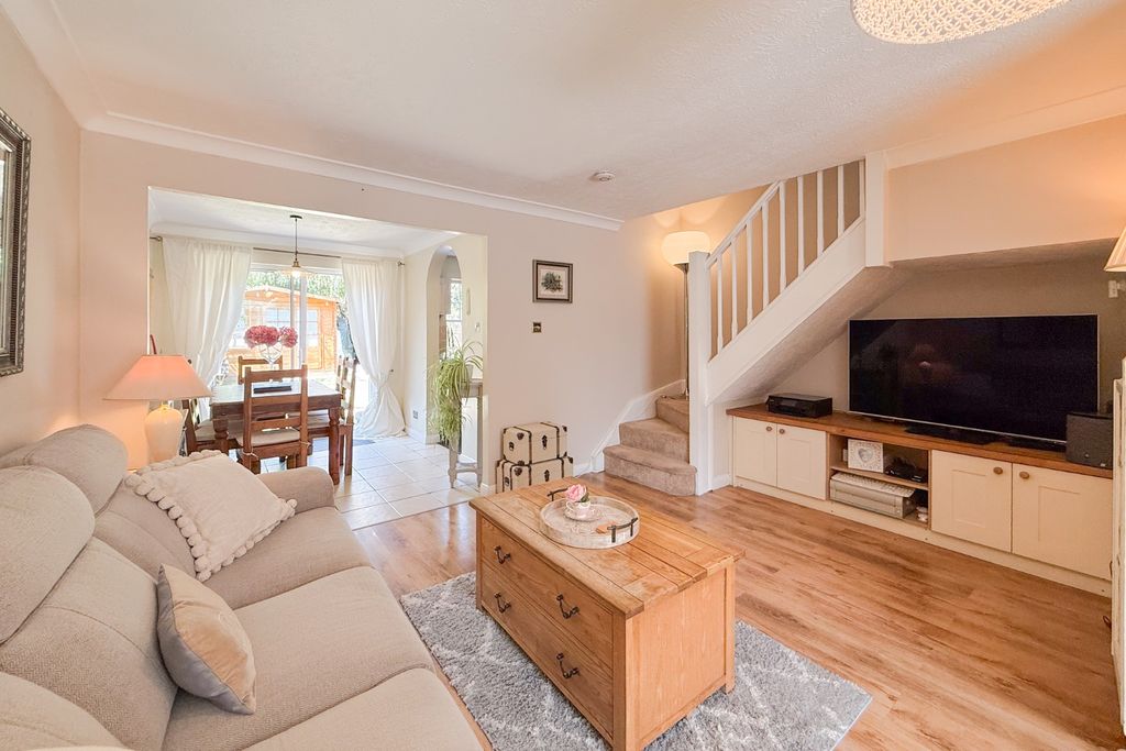 Property photo 2 of 12 5294084