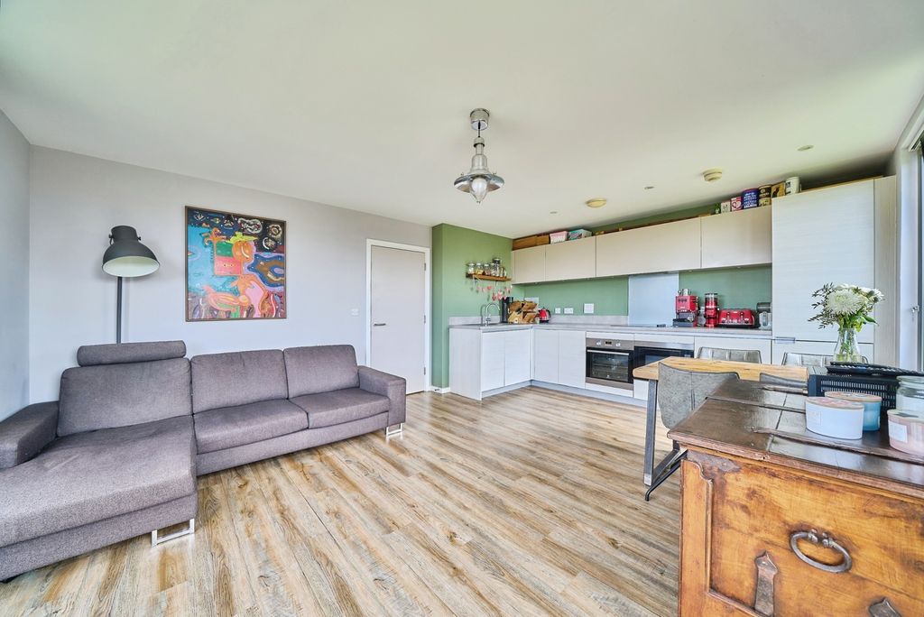 Property photo 3 of 22 Pbox-Img.Jpg