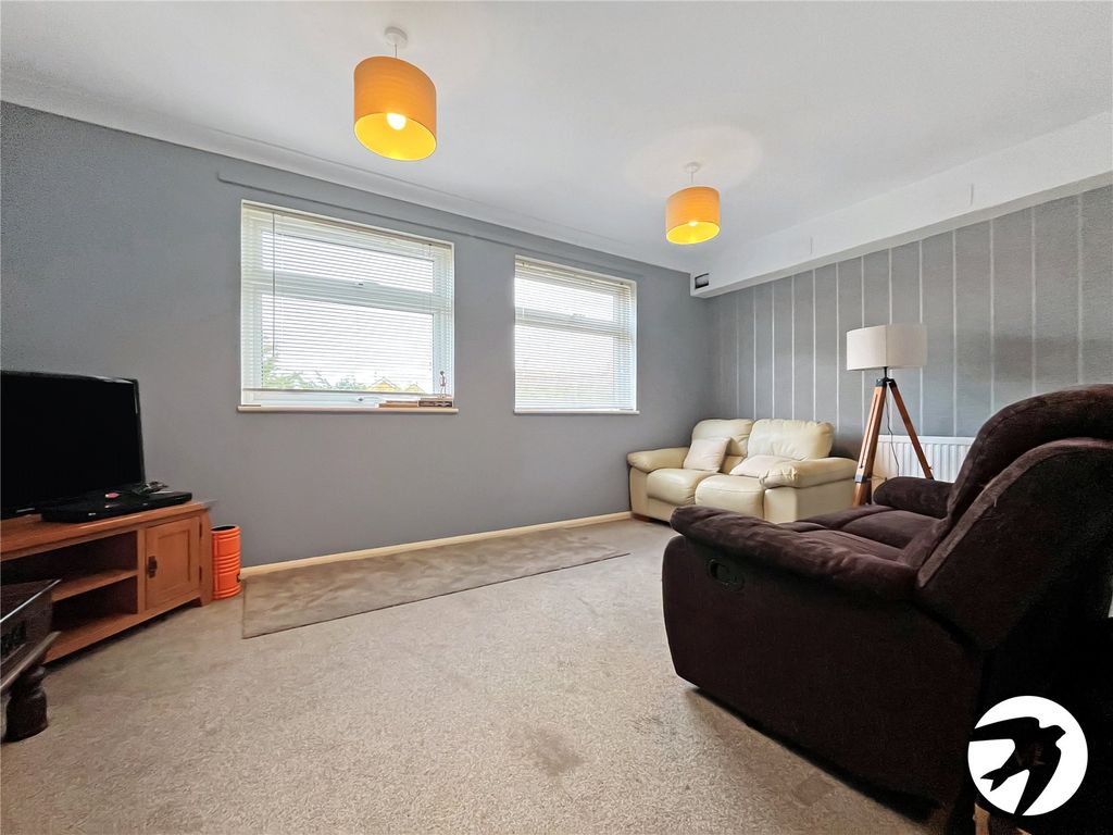 Property photo 2 of 7 Picture No. 19