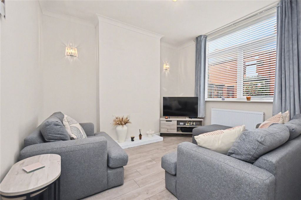 Property photo 2 of 14 Picture No. 24