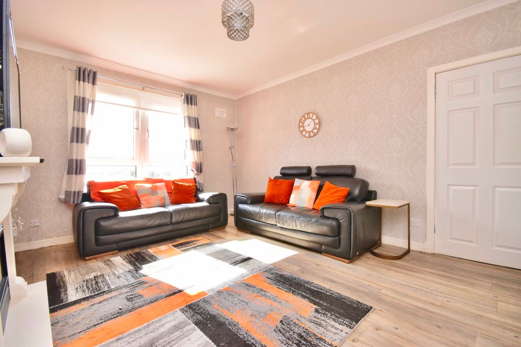 Property photo 3 of 28