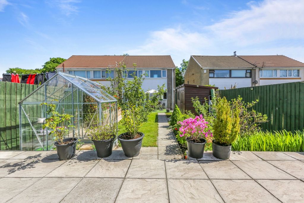 Property photo 2 of 37