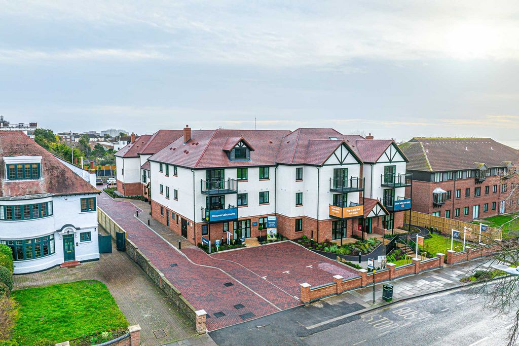 Property photo 1 of 20