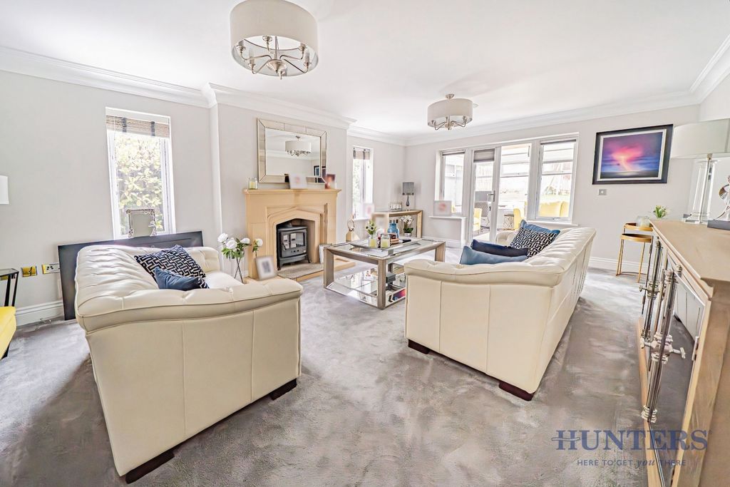 Property photo 3 of 55 Pbox-Img.Jpg