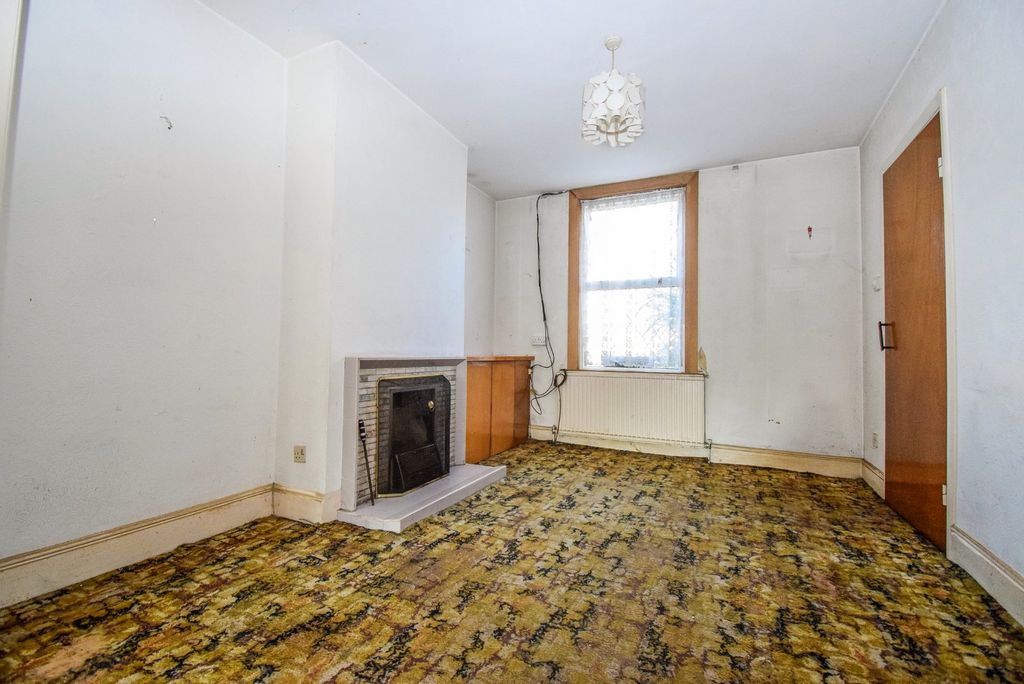 Property photo 2 of 14 Living Room