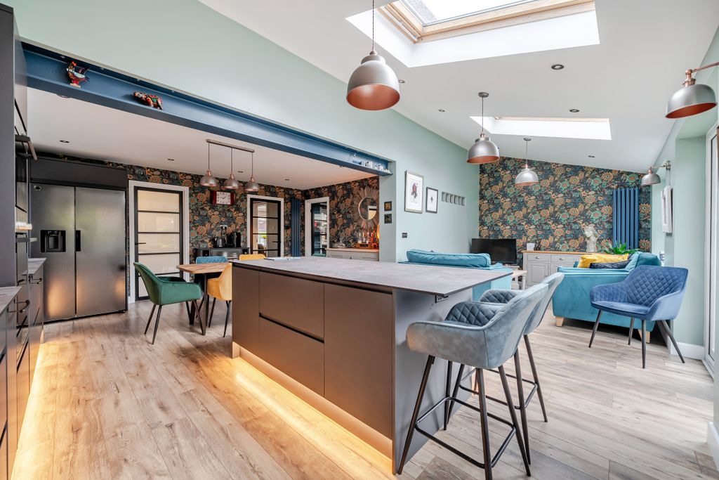 Property photo 2 of 18