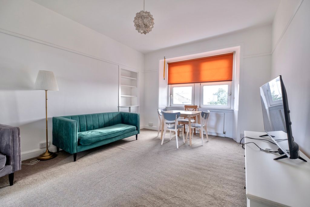 Property photo 3 of 25