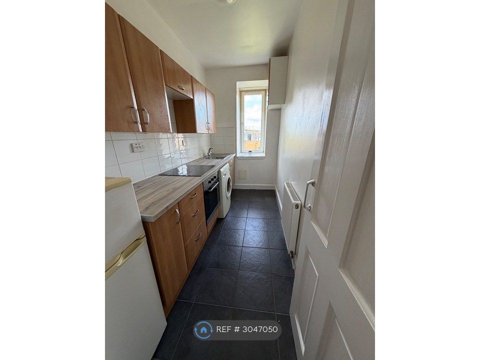 Property photo 2 of 11 Kitchen