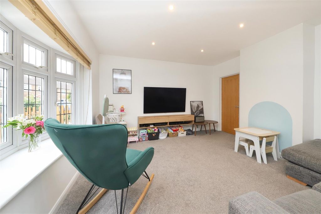 Property photo 2 of 15