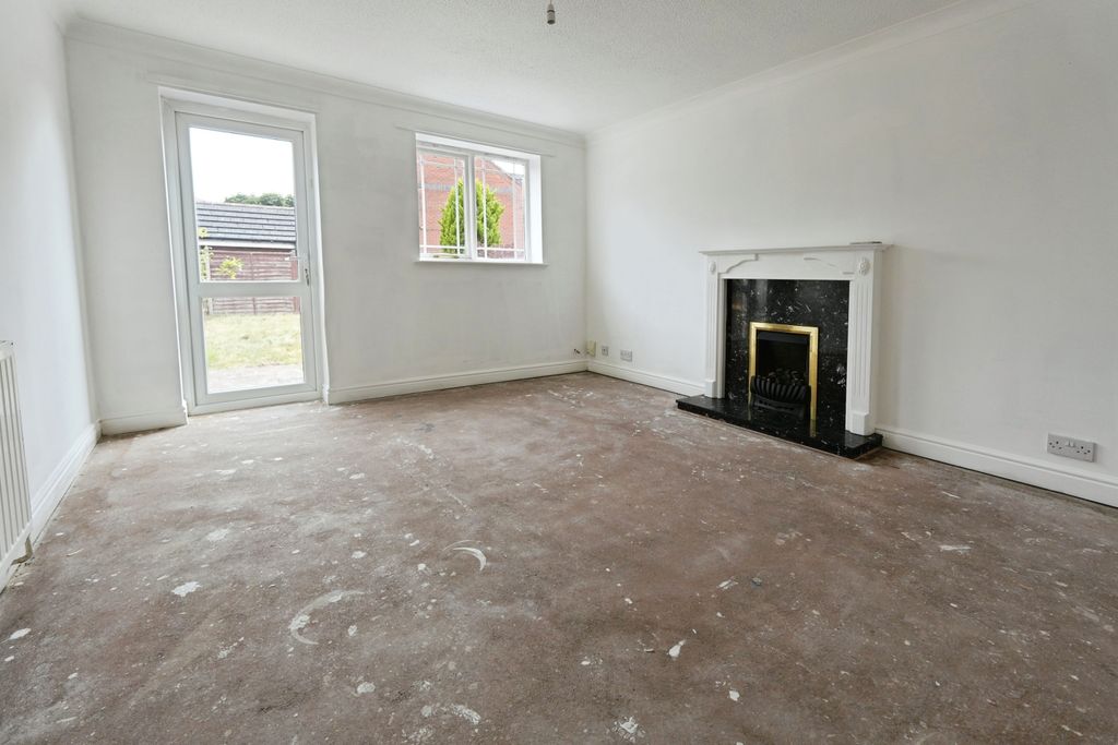 Property photo 2 of 13 Lounge/Dining Room