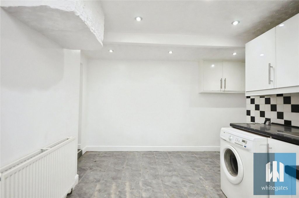 Property photo 3 of 15 Picture No. 13