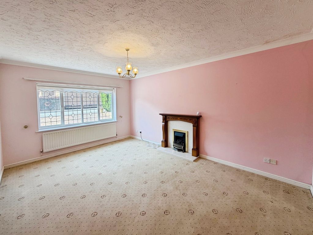 Property photo 3 of 35