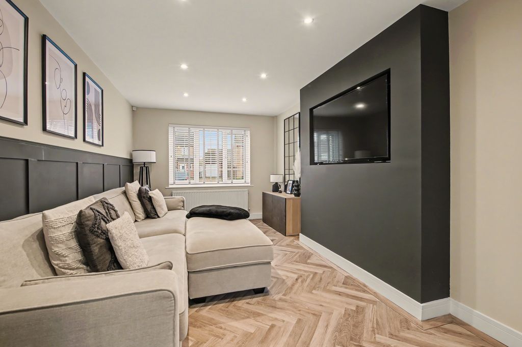 Property photo 3 of 29