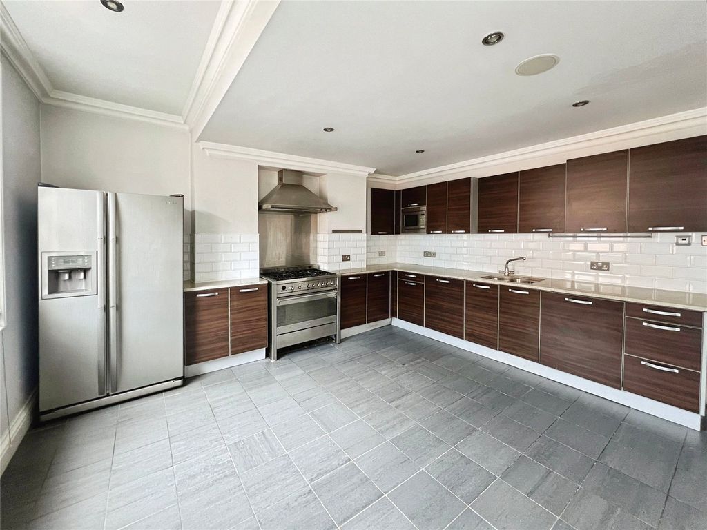 Property photo 2 of 15 Picture No. 06