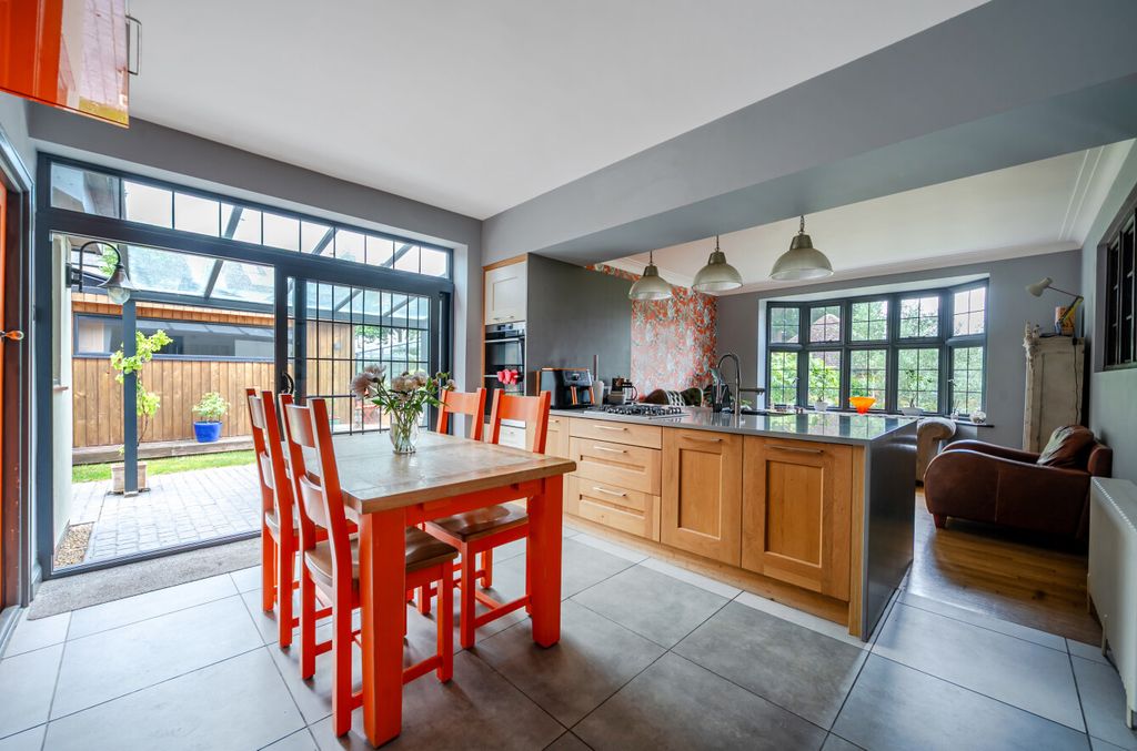 Property photo 3 of 22 1479589-13-6A341A...