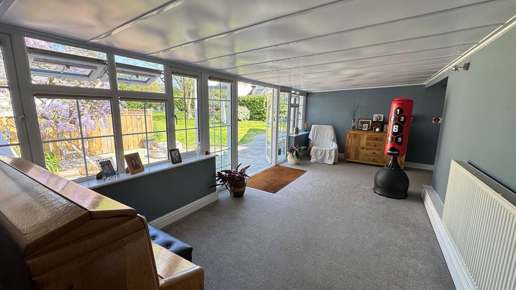 Property photo 2 of 37