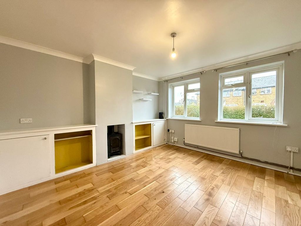 Property photo 3 of 15 Living Room 