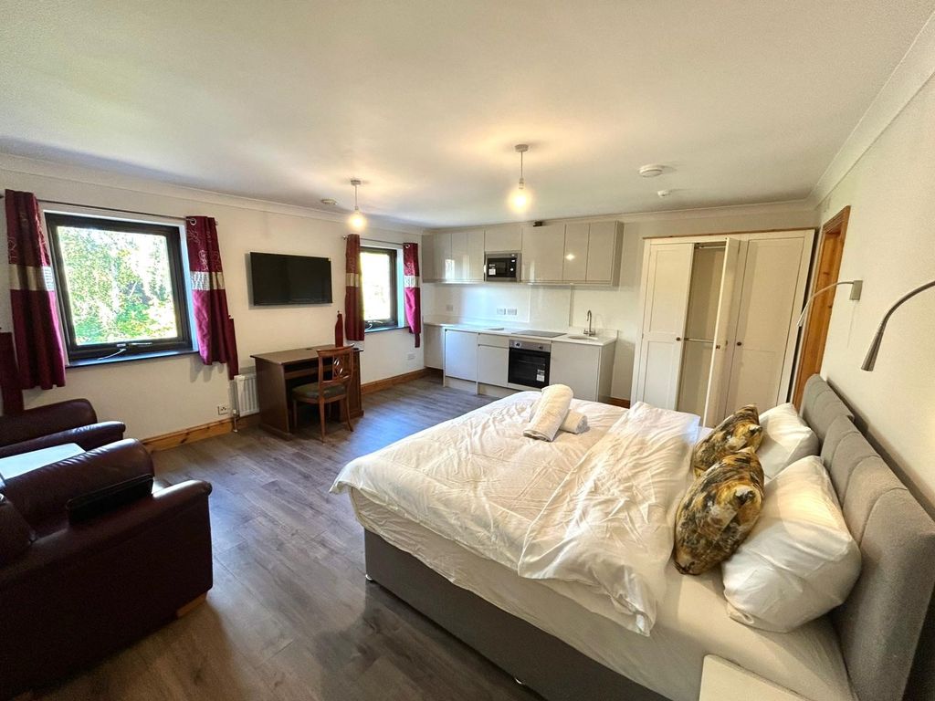 Property photo 3 of 3