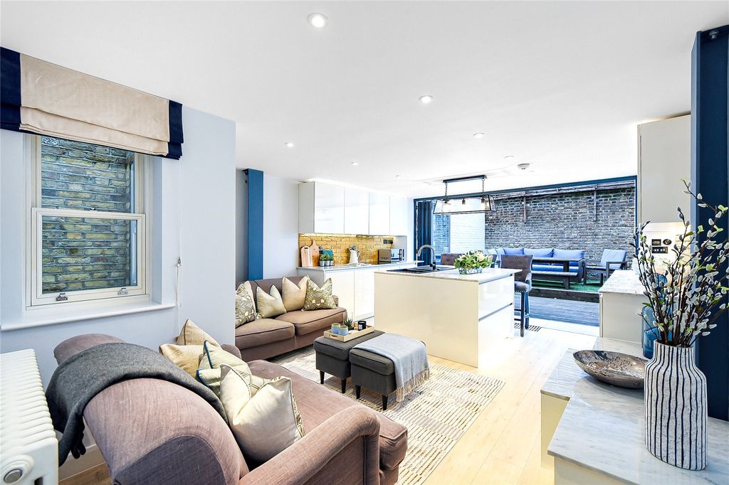 Property photo 1 of 10 Reception Room