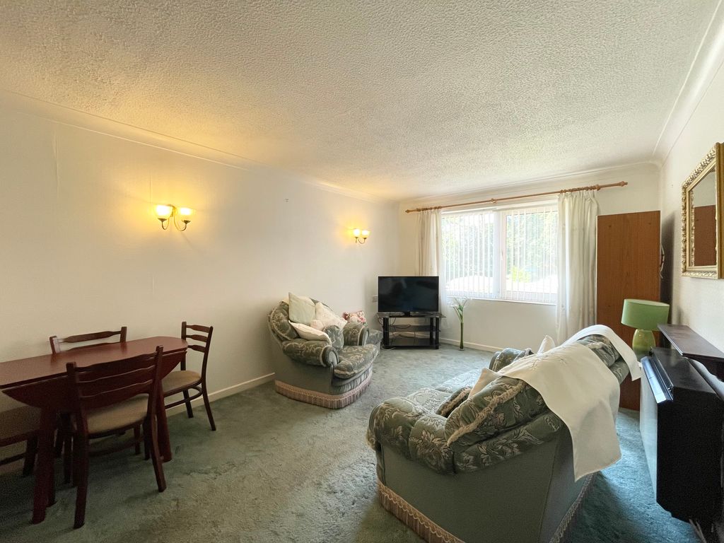 Property photo 3 of 16 Img_2876