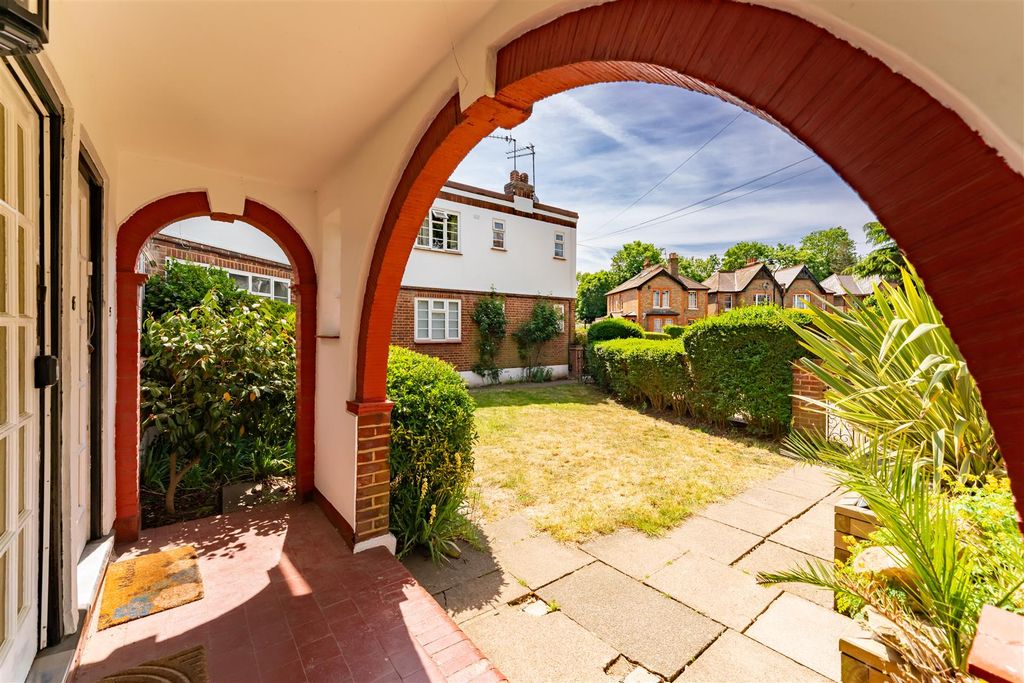 Property photo 2 of 12 7 Campbell Arch.Jpg